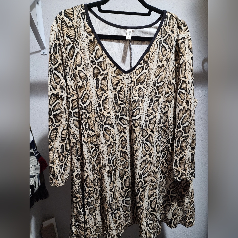Snake Print Long Sleeve Plus Top Size 2X